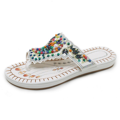 波西米亚新款串珠水钻平跟复古大码舒适防滑百搭夹趾沙滩凉鞋女夏